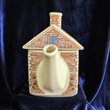 Load image into Gallery viewer, Sadler “17th Century Cottage&quot; Teapot #001

