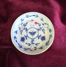 Load image into Gallery viewer, Bing &amp; Grondhal Copenhagen Butter Pat 42510
