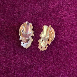 Vintage Clip On Earrings - Gold coloured leaves with black stones 42505001