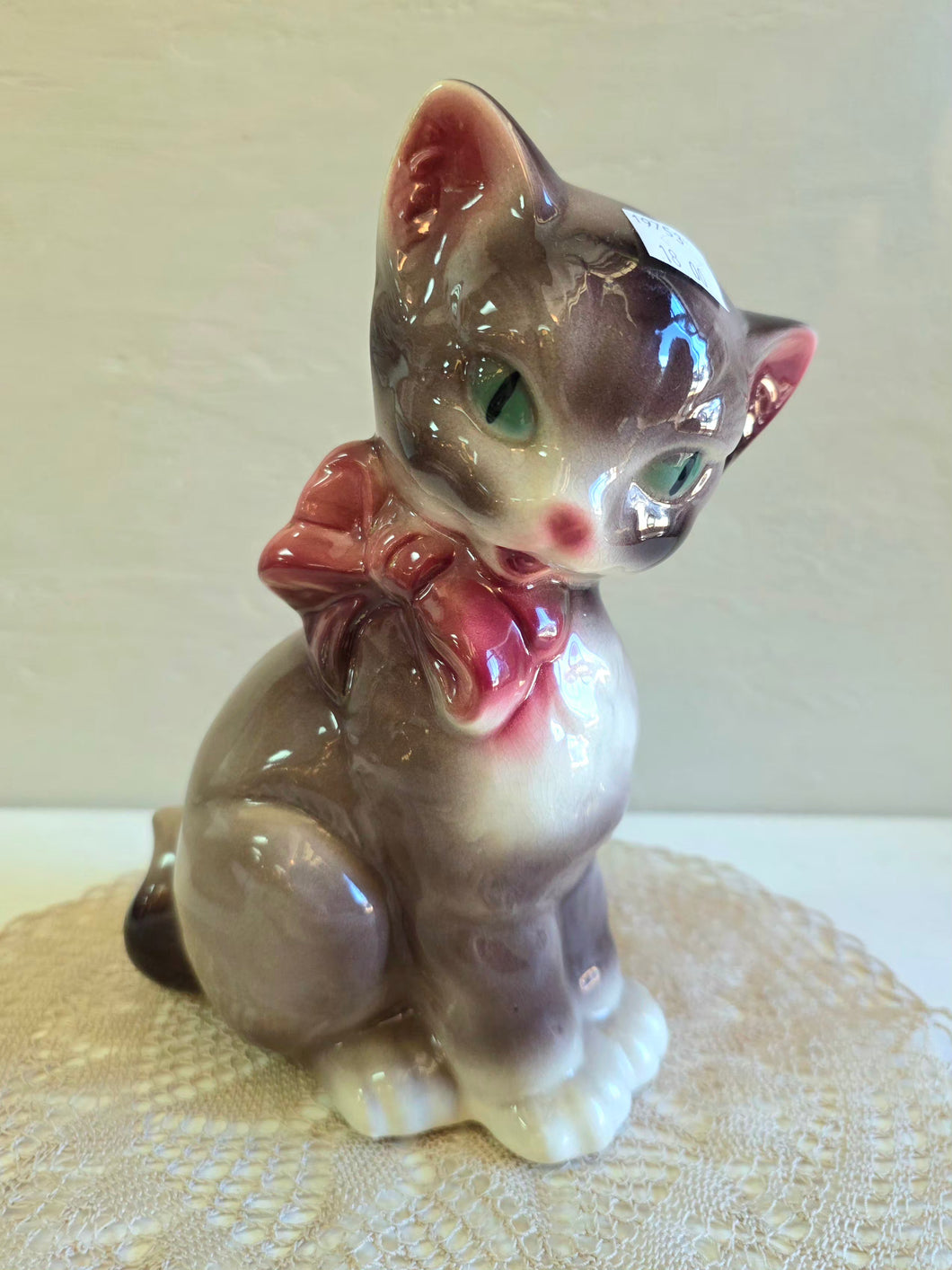 Royal Copley Cat with Bow Figurine 19753001