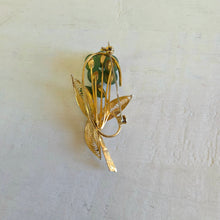 Load image into Gallery viewer, Costume Brooch - flower bouquet 2438001
