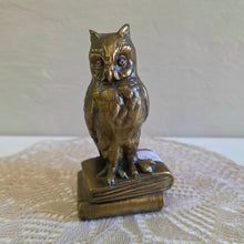 Load image into Gallery viewer, Vintage Brass Owl on Books 42510003
