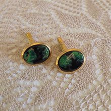 Load image into Gallery viewer, Pair of Green &amp; Black Cufflinks 2540001
