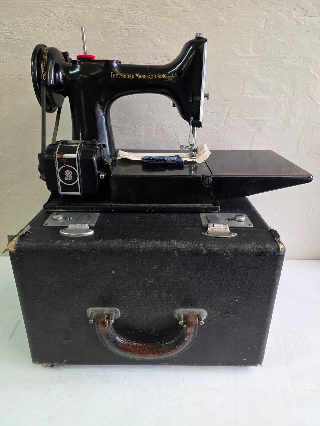 Singer Featherweight Model 221 033