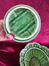 Load image into Gallery viewer, Bordallo Pinheiro Lidded Cabbage Leaf Sugar Jam Bowl 42510
