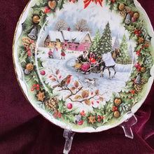 Load image into Gallery viewer, Royal Albert Christmas Sleighride Plate 42507
