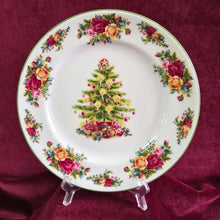 Load image into Gallery viewer, Royal Albert Holiday Classics Collection Old Country Roses Plate 42510
