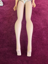 Load image into Gallery viewer, 1963 Wig Wardrobe Barbie 42508
