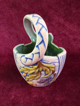 Load image into Gallery viewer, Hull Pottery T2 Blossom Flite Pattern Basket 032
