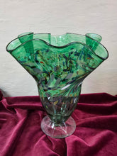 Load image into Gallery viewer, Signed Arte Vargas Blown Glass Vase 42508
