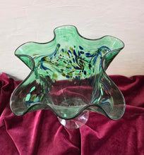 Load image into Gallery viewer, Signed Arte Vargas Blown Glass Vase 42508
