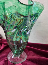 Load image into Gallery viewer, Signed Arte Vargas Blown Glass Vase 42508
