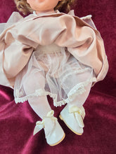 Load image into Gallery viewer, 035 Lee Middleton Doll - Reva Schick Original 25 55
