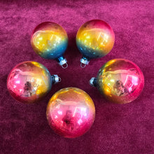 Load image into Gallery viewer, Vintage Ombre Christmas Ornaments 42510
