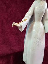 Load image into Gallery viewer, Lladro Fairy Godmother Figurine HAN
