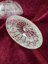 Load image into Gallery viewer, Brilliant Cut Crystal Lidded Candy Dish 020

