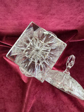 Load image into Gallery viewer, Brilliant Cut Crystal Lidded Candy Dish 020
