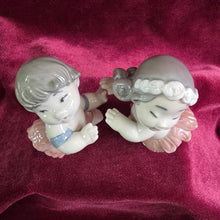 Load image into Gallery viewer, Lladro NAO Hawaii Limited Edition Hula Dance Pair 036
