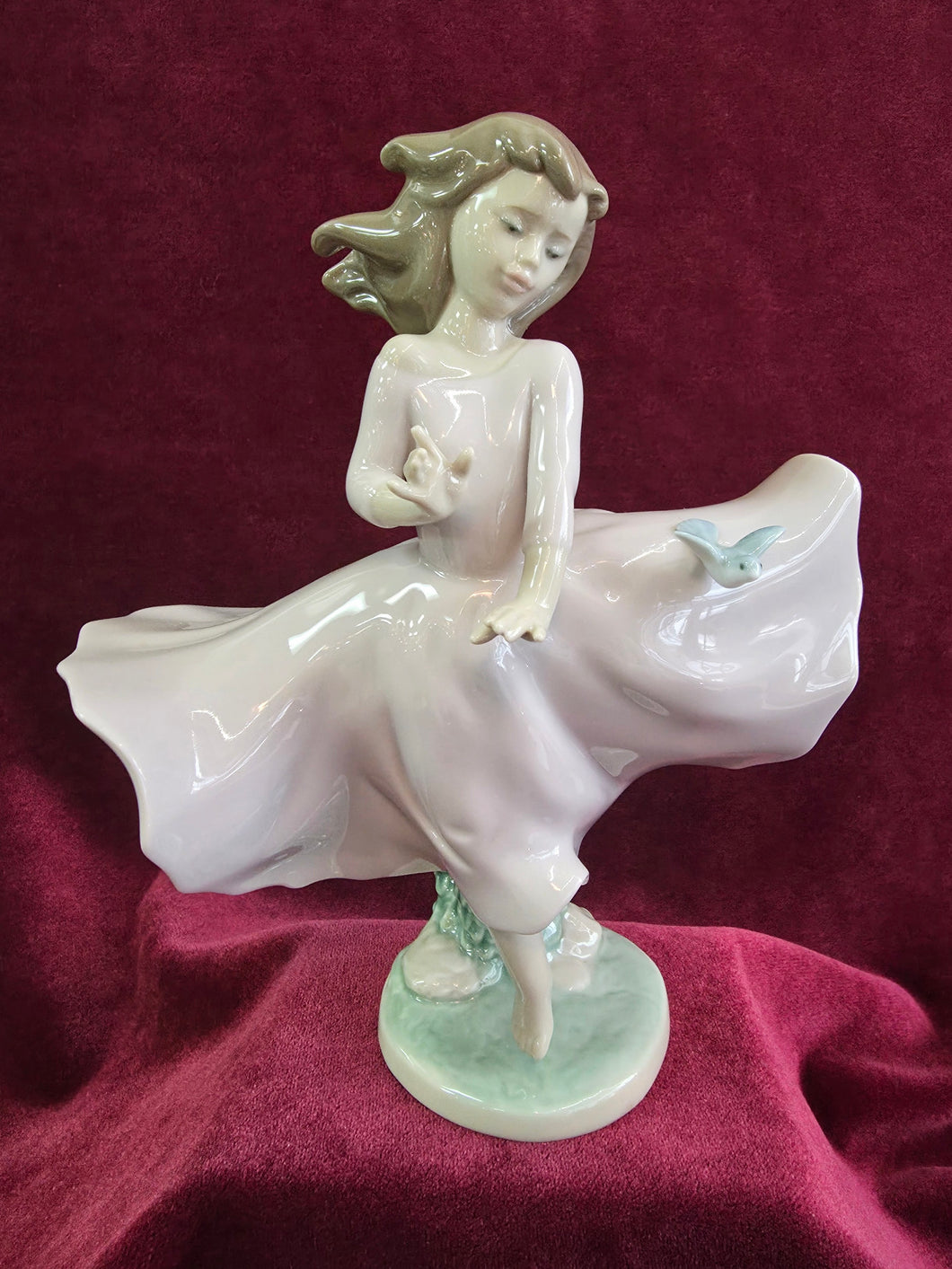Lladro Joy of Life Figurine 036