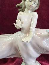 Load image into Gallery viewer, Lladro Joy of Life Figurine 036
