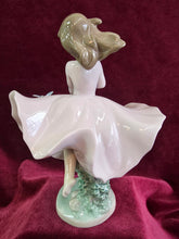 Load image into Gallery viewer, Lladro Joy of Life Figurine 036
