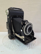 Load image into Gallery viewer, Vintage Folding Kodak Camera 42509

