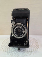 Load image into Gallery viewer, Vintage Folding Kodak Camera 42509
