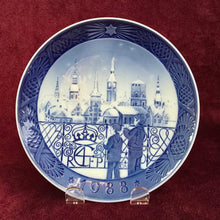 Load image into Gallery viewer, Bing &amp; Grondahl Copenhagen Christmas Plates 42412
