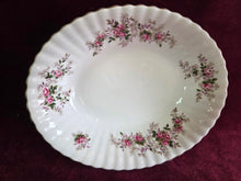 Load image into Gallery viewer, Royal Albert Lavender Rose Oval Vegetable Bowl
