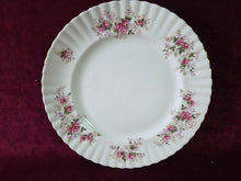 Load image into Gallery viewer, Royal Albert Lavender Rose Dinner Plate
