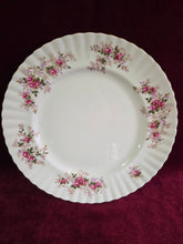 Load image into Gallery viewer, Royal Albert Lavender Rose Dinner Plate
