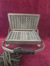 Load image into Gallery viewer, Electric Waffle Iron 111
