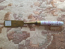 Load image into Gallery viewer, Porcelain handled Brass Butterknife 42306
