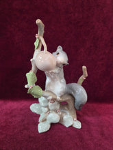 Load image into Gallery viewer, Lladro Squirrel on tree branch 043
