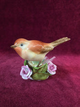 Load image into Gallery viewer, Herend Bird Figurine 043
