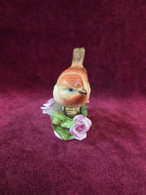 Load image into Gallery viewer, Herend Bird Figurine 043
