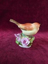 Load image into Gallery viewer, Herend Bird Figurine 043
