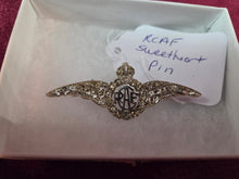 Load image into Gallery viewer, RCAF Sweetheart Pin 42601
