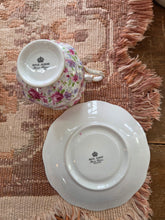 Load image into Gallery viewer, Royal Albert Teacup
