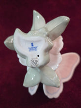 Load image into Gallery viewer, Lladro Butterfly Figurine HAN
