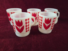 Load image into Gallery viewer, Vintage Red Tulip Termocrisa Milk Glass Mugs 42602
