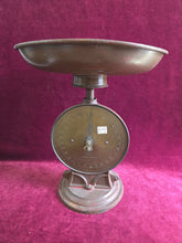 Load image into Gallery viewer, Antique 1910 Scale 42305
