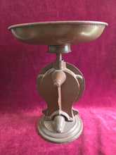 Load image into Gallery viewer, Antique 1910 Scale 42305
