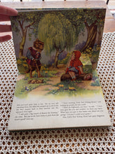 Load image into Gallery viewer, Vintage Little Red Riding Hood Pop Up Book 040
