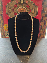 Load image into Gallery viewer, Blush Pink Pearl Necklace 42605
