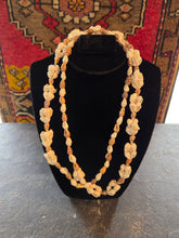 Load image into Gallery viewer, Seashell Necklace 47
