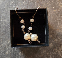 Load image into Gallery viewer, Pearl Drop Earrings 47
