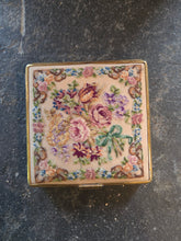 Load image into Gallery viewer, Vintage Compact with Flower Embroidery 42605
