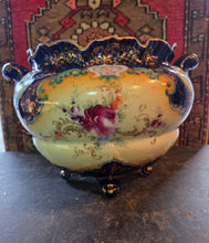 Load image into Gallery viewer, Late Victorian Hand Painted Jardiniere 42603
