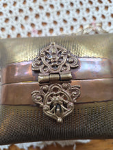 Load image into Gallery viewer, Vintage Brass Coin Purse 42605
